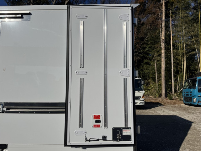 三菱ふそう キャンター 小型 冷蔵冷凍バン 2RG-FBA20(99094) 16枚目