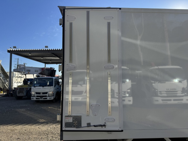 三菱ふそう キャンター 小型 冷蔵冷凍バン 2RG-FBA20(99094) 17枚目