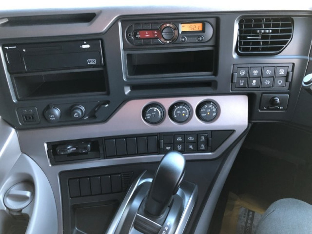 UDトラックス（日産） クオン 大型 トラクタ 2RG-GK5DAB(99098) 8枚目