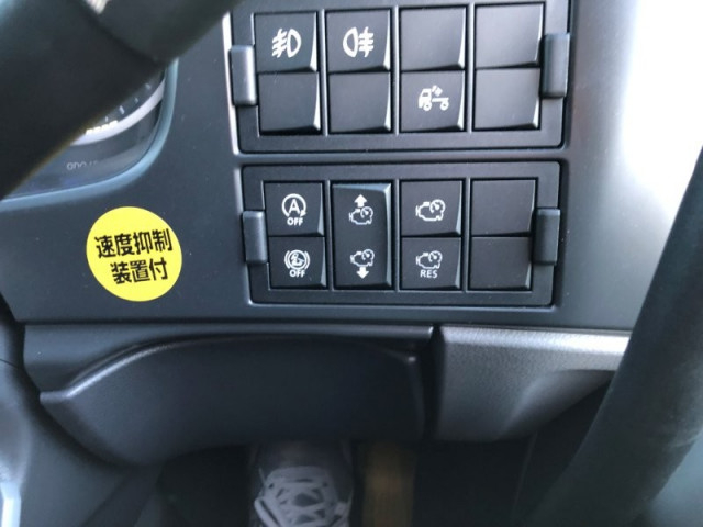 UDトラックス（日産） クオン 大型 トラクタ 2RG-GK5DAB(99098) 9枚目