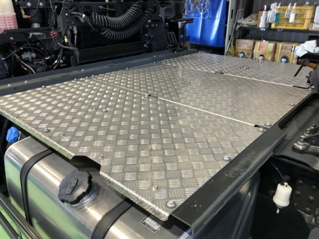 UDトラックス（日産） クオン 大型 トラクタ 2RG-GK5DAB(99098) 34枚目