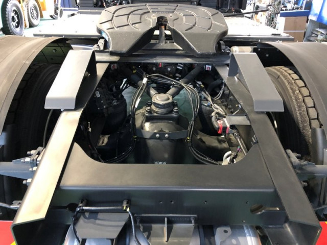 UDトラックス（日産） クオン 大型 トラクタ 2RG-GK5DAB(99098) 36枚目