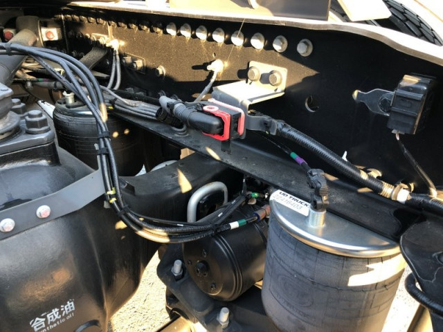 UDトラックス（日産） クオン 大型 トラクタ 2RG-GK5DAB(99098) 37枚目