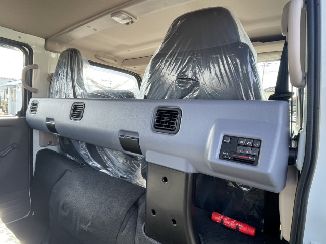 三菱ふそう キャンター 小型 Wキャブ 2RG-FBA20(99100) 25枚目