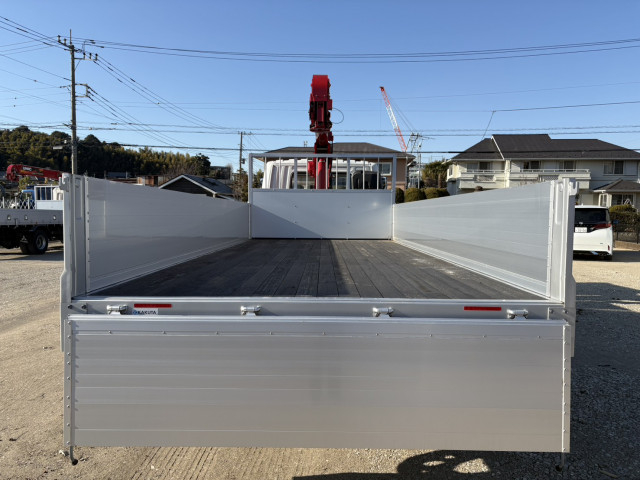 三菱ふそう ファイター 増トン 平ボディ（クレーン付） 2KG-FK62FZ(99102) 9枚目