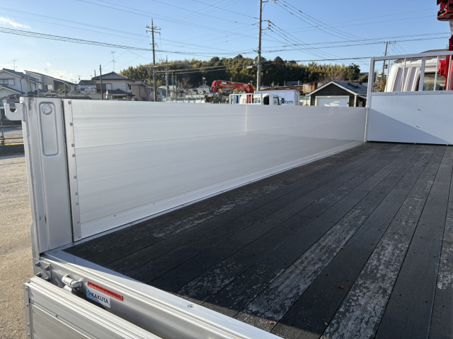 三菱ふそう ファイター 増トン 平ボディ（クレーン付） 2KG-FK62FZ(99102) 10枚目