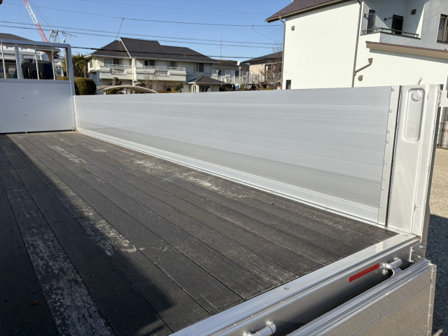 三菱ふそう ファイター 増トン 平ボディ（クレーン付） 2KG-FK62FZ(99102) 11枚目