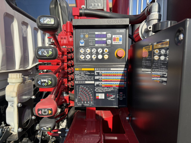 三菱ふそう ファイター 増トン 平ボディ（クレーン付） 2KG-FK62FZ(99102) 19枚目