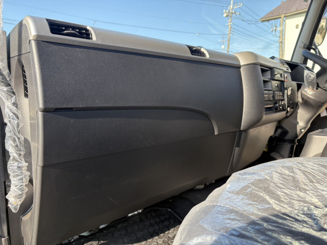 三菱ふそう ファイター 増トン 平ボディ（クレーン付） 2KG-FK62FZ(99102) 36枚目