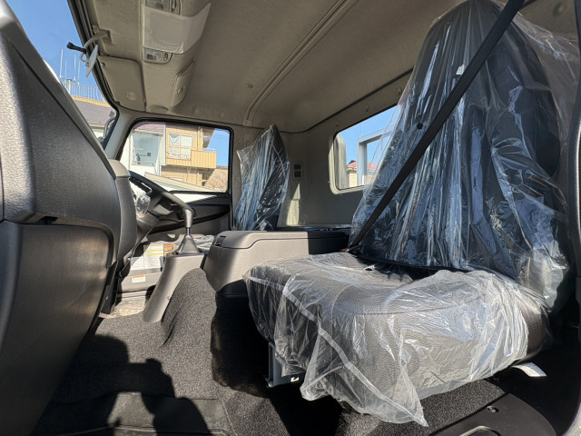 三菱ふそう ファイター 増トン 平ボディ（クレーン付） 2KG-FK62FZ(99102) 37枚目
