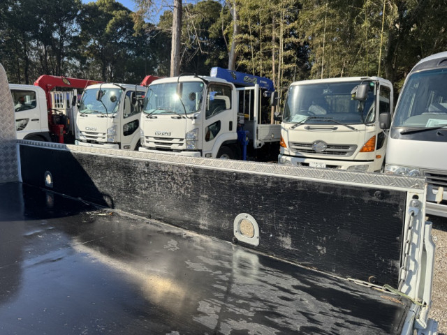 三菱ふそう キャンター 小型 平ボディ 2PG-FBAV0(99118) 11枚目