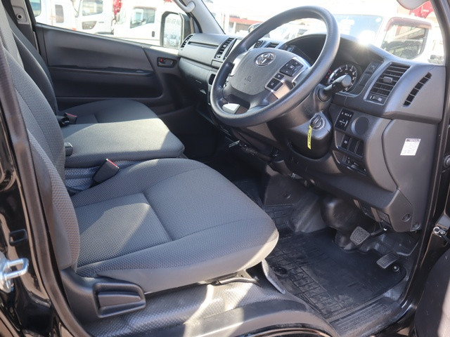 トヨタ ハイエース 小型 バン 3BF-TRH200V(99120) 31枚目