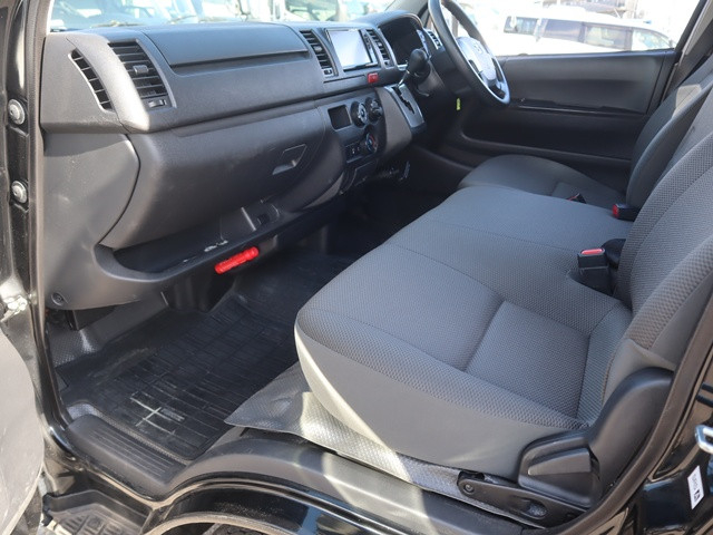 トヨタ ハイエース 小型 バン 3BF-TRH200V(99120) 33枚目