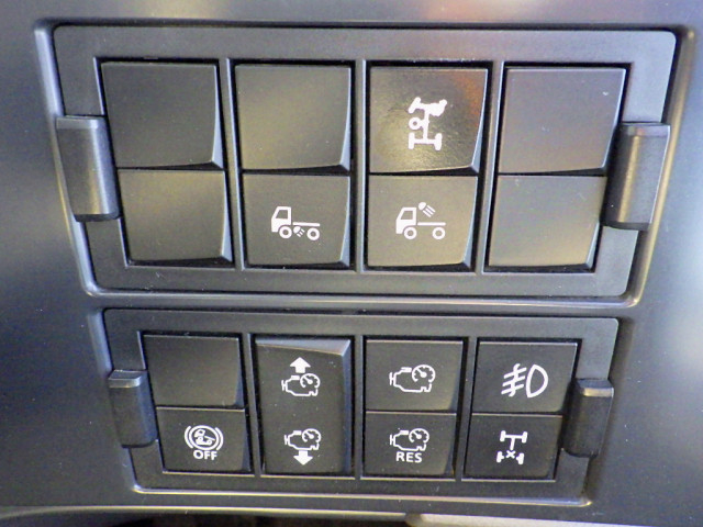 UDトラックス（日産） クオン 大型 土砂ダンプ 2PG-CW4AL(99125) 17枚目