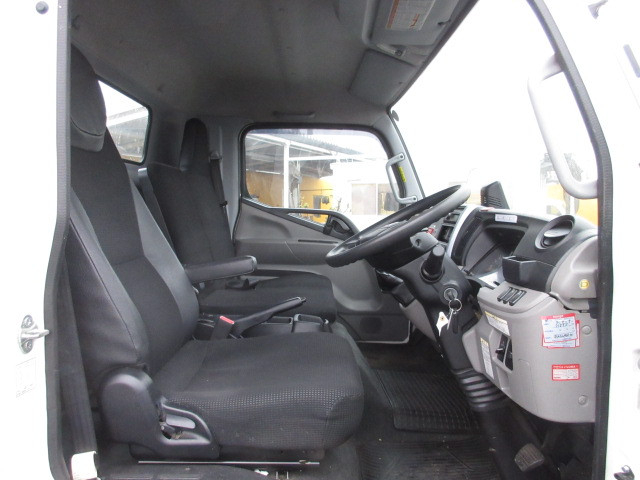 三菱ふそう キャンター 小型 平ボディ（クレーン付） 2PG-FEB50(99128) 12枚目