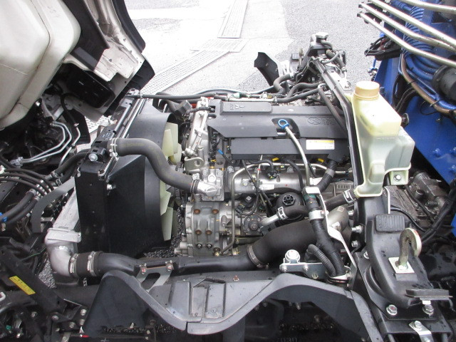 三菱ふそう キャンター 小型 平ボディ（クレーン付） 2PG-FEB50(99128) 18枚目