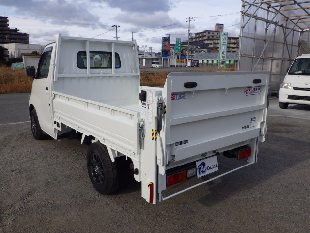 トヨタ ライトエース 小型 平ボディ DBF-S402U(99129) 2枚目