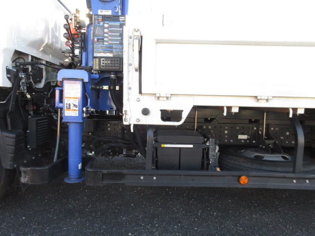 三菱ふそう キャンター 小型 平ボディ（クレーン付） 2PG-FEB50(99128) 29枚目