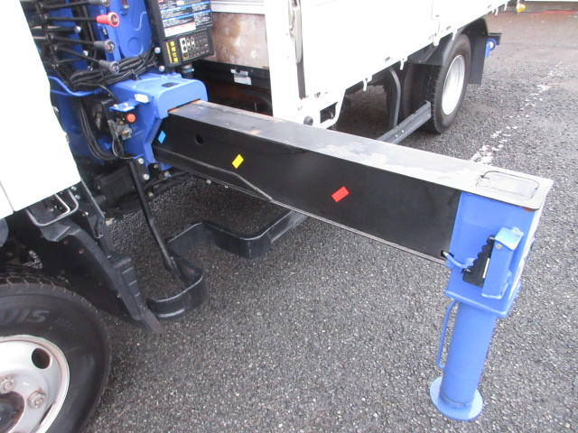 三菱ふそう キャンター 小型 平ボディ（クレーン付） 2PG-FEB50(99128) 31枚目