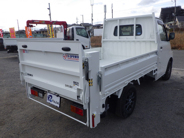 トヨタ ライトエース 小型 平ボディ DBF-S402U(99129) 22枚目