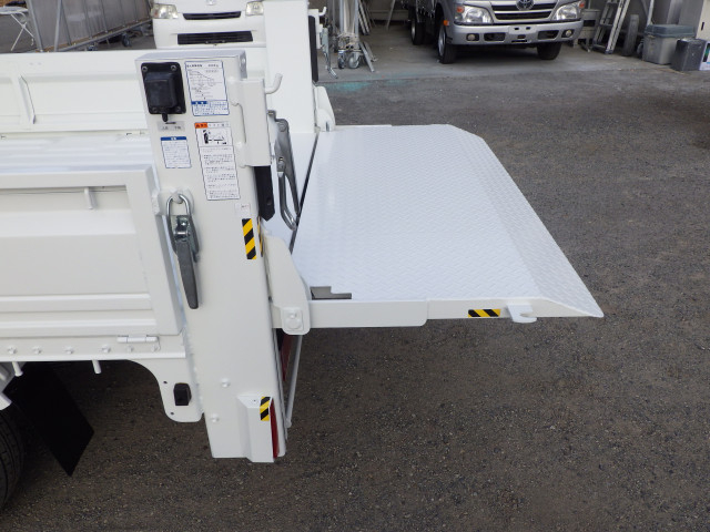 トヨタ ライトエース 小型 平ボディ DBF-S402U(99129) 23枚目