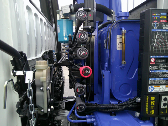 三菱ふそう ファイター 中型 平ボディ（クレーン付） 2KG-FK62F(99131) 15枚目