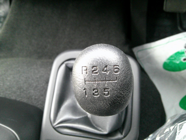 三菱ふそう ファイター 中型 平ボディ（クレーン付） 2KG-FK62F(99131) 19枚目