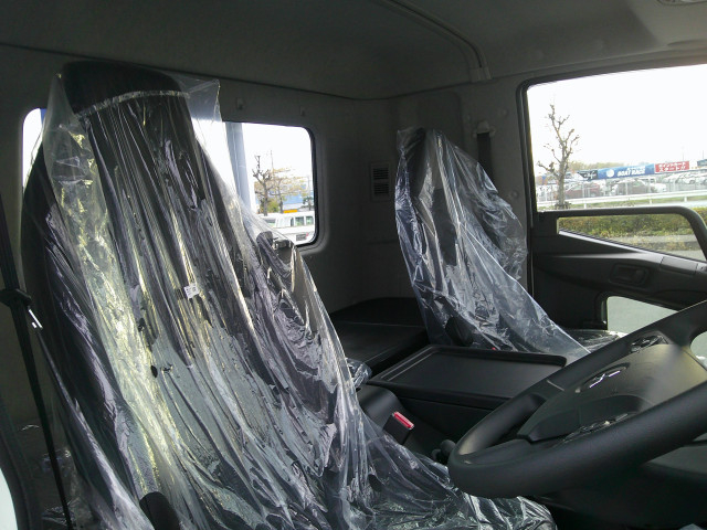 三菱ふそう ファイター 中型 平ボディ（クレーン付） 2KG-FK62F(99131) 23枚目