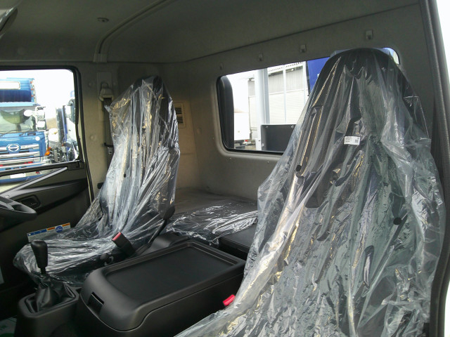 三菱ふそう ファイター 中型 平ボディ（クレーン付） 2KG-FK62F(99131) 24枚目