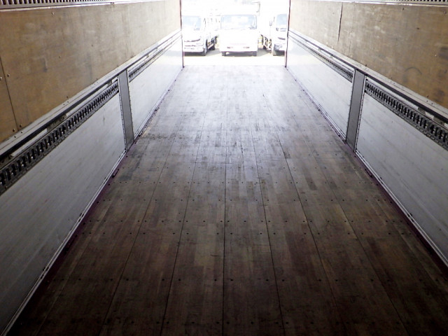 UDトラックス（日産） クオン 大型 ウィング 2PG-CG5CA(99157) 8枚目