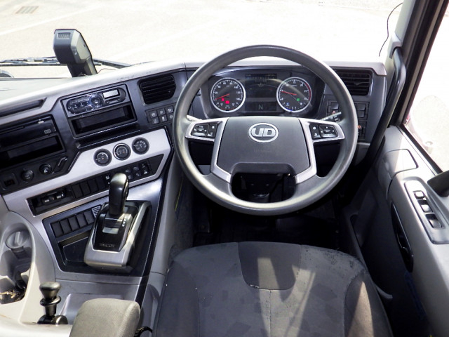 UDトラックス（日産） クオン 大型 ウィング 2PG-CG5CA(99157) 12枚目