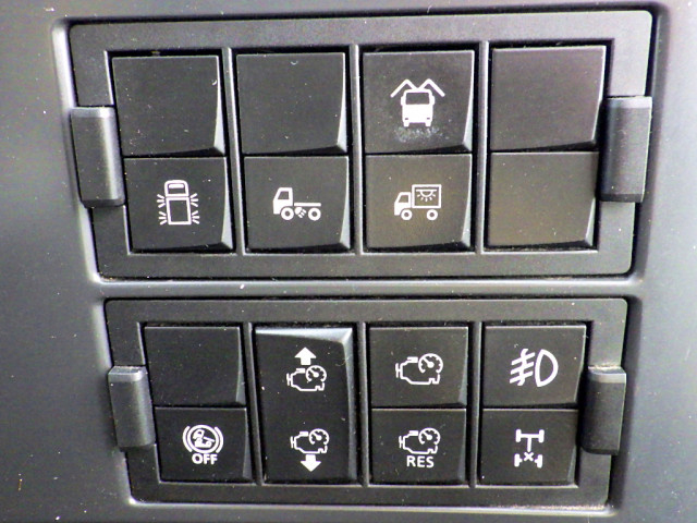 UDトラックス（日産） クオン 大型 ウィング 2PG-CG5CA(99157) 16枚目