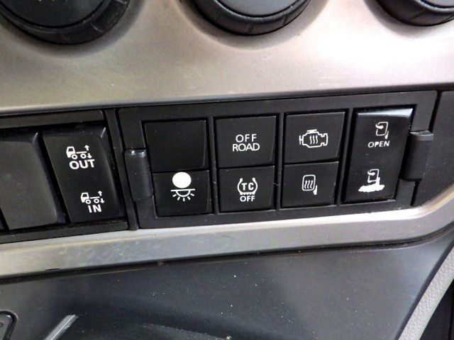 UDトラックス（日産） クオン 大型 ウィング 2PG-CG5CA(99157) 17枚目