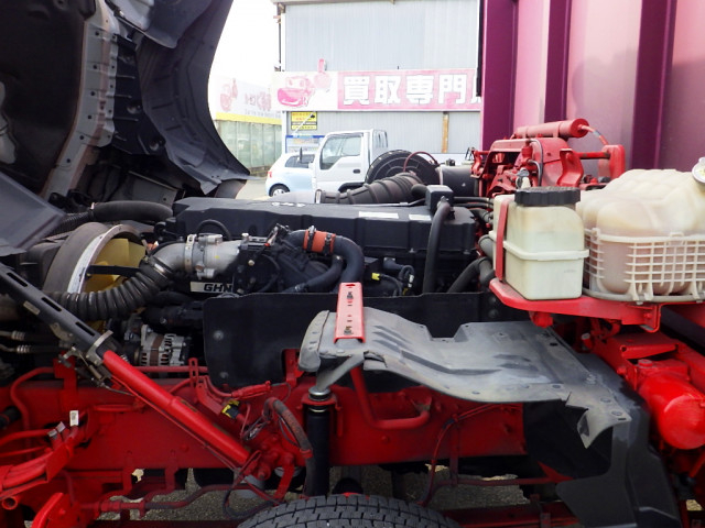 UDトラックス（日産） クオン 大型 ウィング 2PG-CG5CA(99157) 24枚目