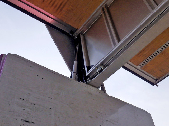 UDトラックス（日産） クオン 大型 ウィング 2PG-CG5CA(99157) 29枚目