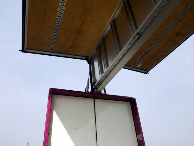 UDトラックス（日産） クオン 大型 ウィング 2PG-CG5CA(99157) 30枚目