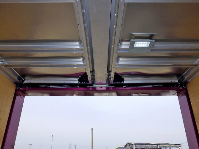 UDトラックス（日産） クオン 大型 ウィング 2PG-CG5CA(99157) 37枚目