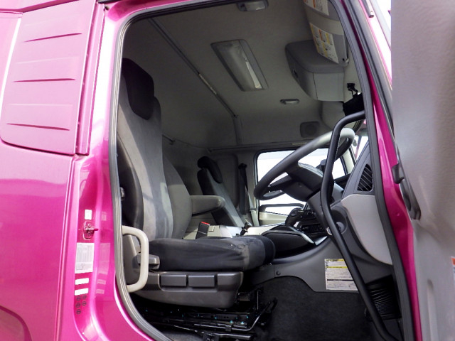 UDトラックス（日産） クオン 大型 ウィング 2PG-CG5CA(99157) 41枚目