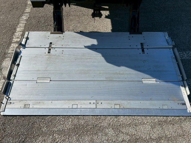 いすゞ エルフ 小型 冷蔵冷凍バン 2RG-NPR88YN(99166) 10枚目