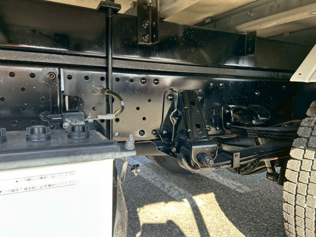 いすゞ エルフ 小型 冷蔵冷凍バン 2RG-NPR88YN(99166) 24枚目