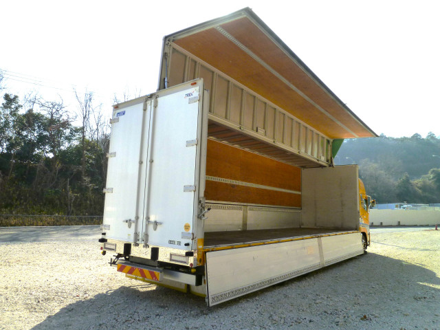 UDトラックス（日産） クオン 大型 ウィング 2PG-CG5CA(99167) 19枚目