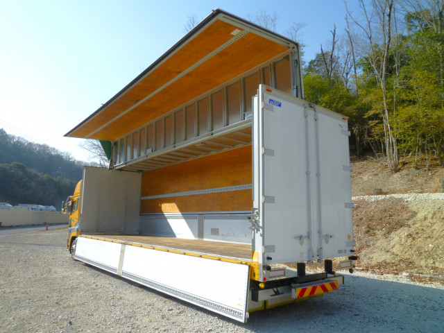 UDトラックス（日産） クオン 大型 ウィング 2PG-CG5CA(99167) 20枚目