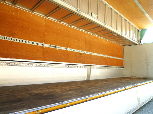 UDトラックス（日産） クオン 大型 ウィング 2PG-CG5CA(99167) 21枚目