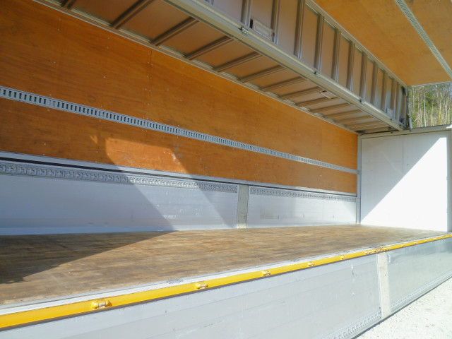 UDトラックス（日産） クオン 大型 ウィング 2PG-CG5CA(99167) 23枚目