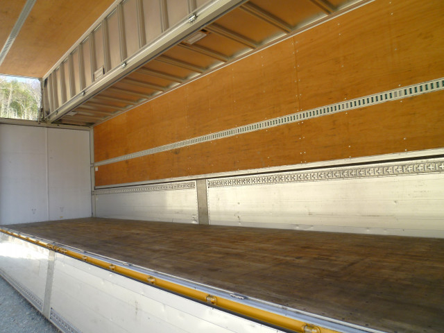 UDトラックス（日産） クオン 大型 ウィング 2PG-CG5CA(99167) 24枚目