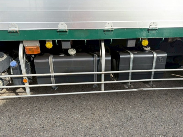 日野 プロフィア 大型 平ボディ 2DG-FR1AJA(99168) 11枚目