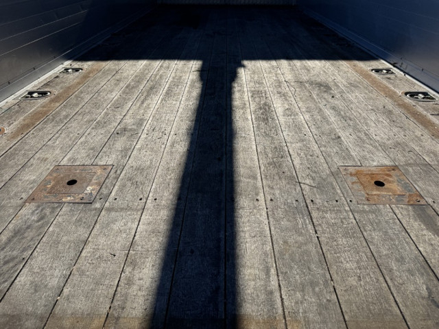 いすゞ フォワード 中型 平ボディ（クレーン付） 2RG-FRR90S2(99172) 12枚目