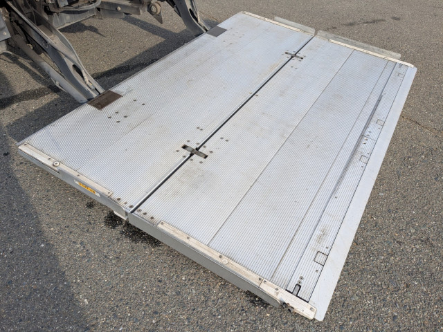 三菱ふそう ファイター 増トン 冷蔵冷凍バン 2KG-FK62FZ(99173) 10枚目