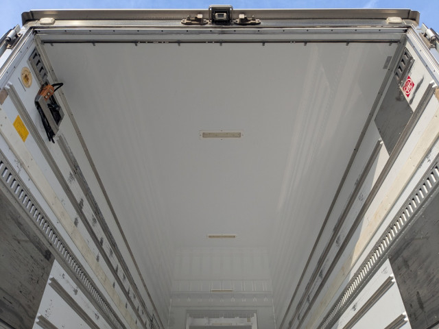 三菱ふそう ファイター 増トン 冷蔵冷凍バン 2KG-FK62FZ(99173) 11枚目