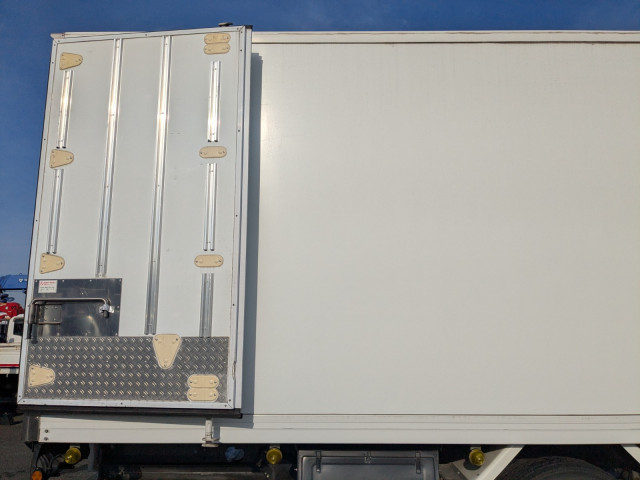 三菱ふそう ファイター 増トン 冷蔵冷凍バン 2KG-FK62FZ(99173) 31枚目